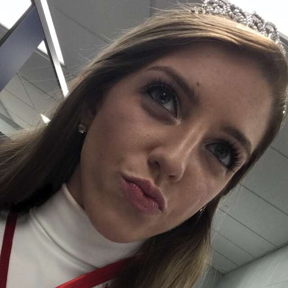 Meet your Posher, Kaitlyn - Picture 7 of 7